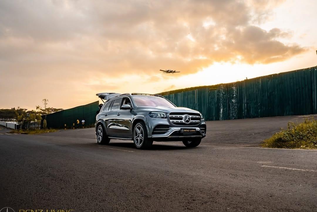 SUV
